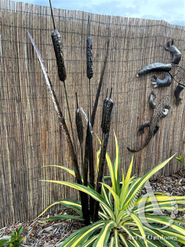 Metal Bulrush Single Garden Art