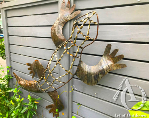 Metal gecko wall art